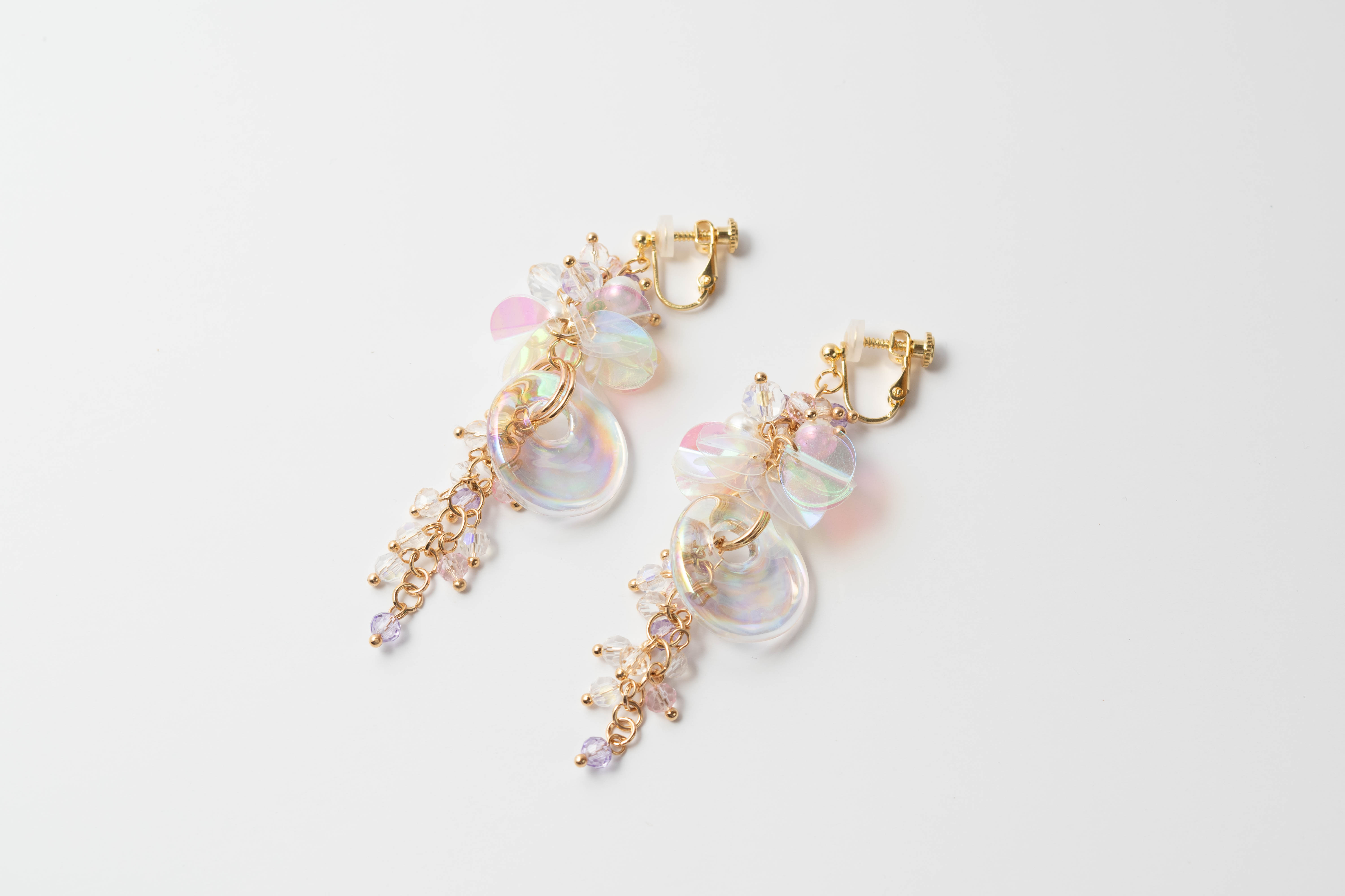 rise._handmade_accessory様🌻クリアオーロラスパンコールと2色の多面カットガラスのイヤリング