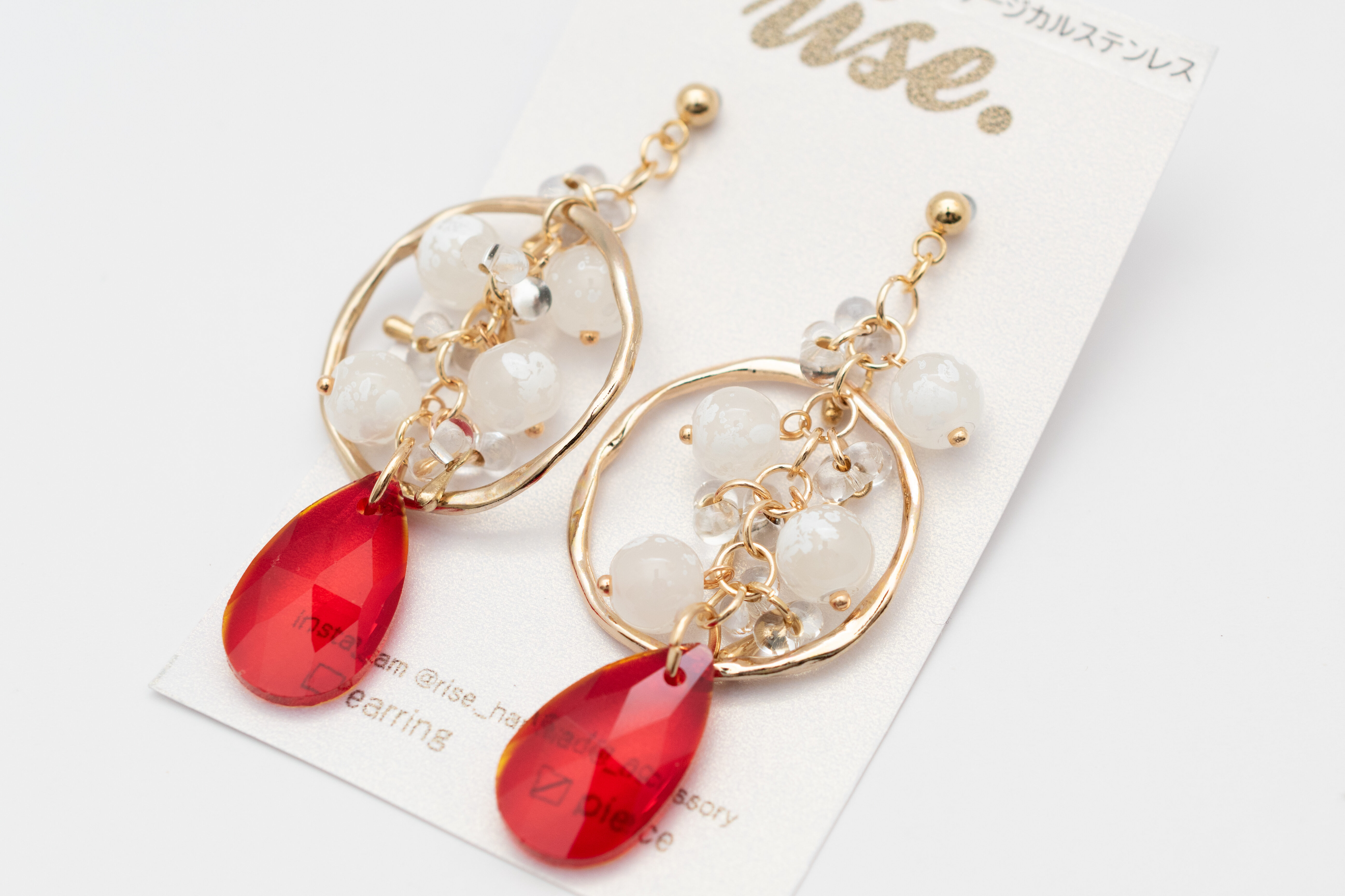 rise._handmade_accessory様🌻しずくガラスビーズ（レッド）のピアス