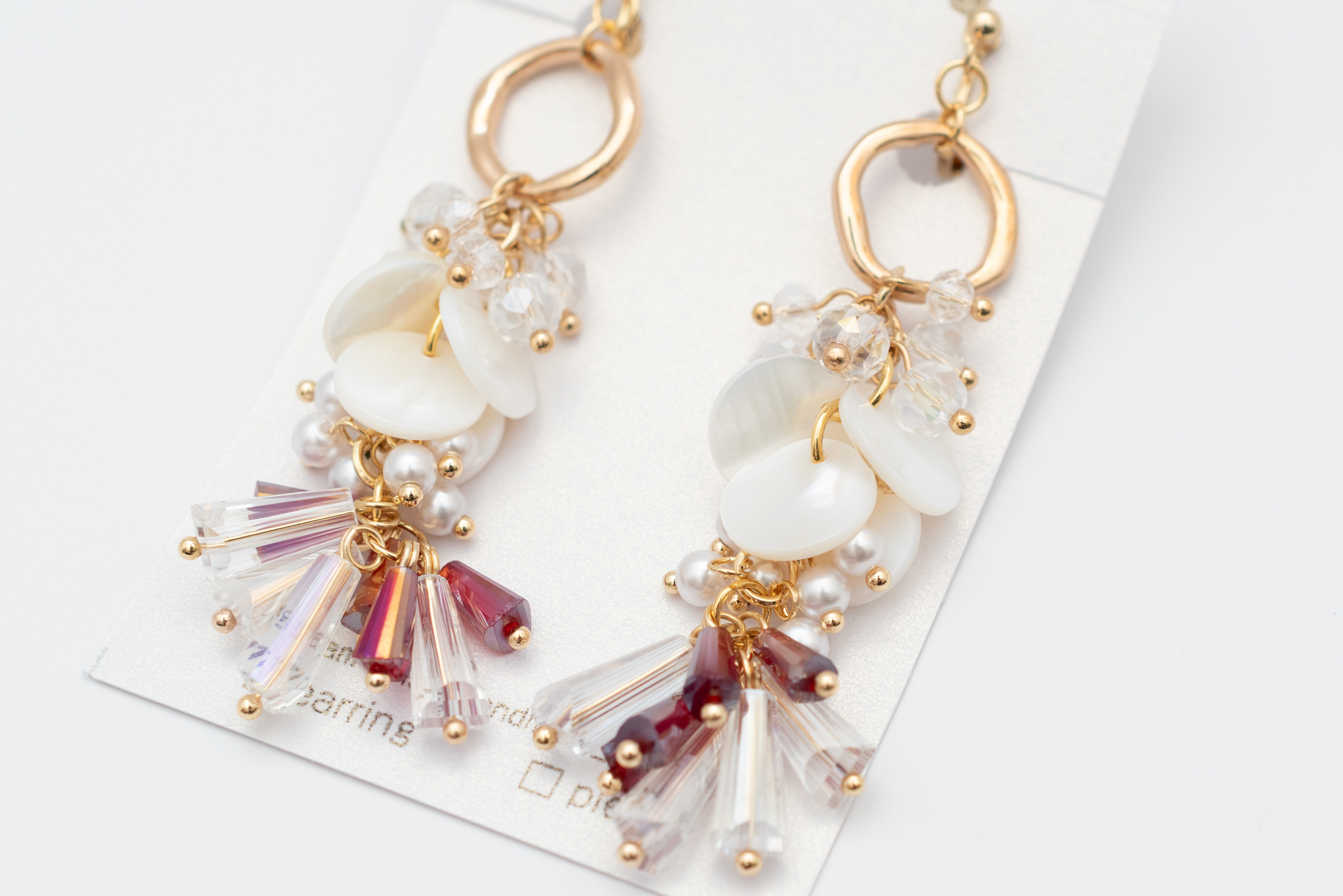 rise._handmade_accessory様🌻シェルビーズとガラスビーズのイヤリング