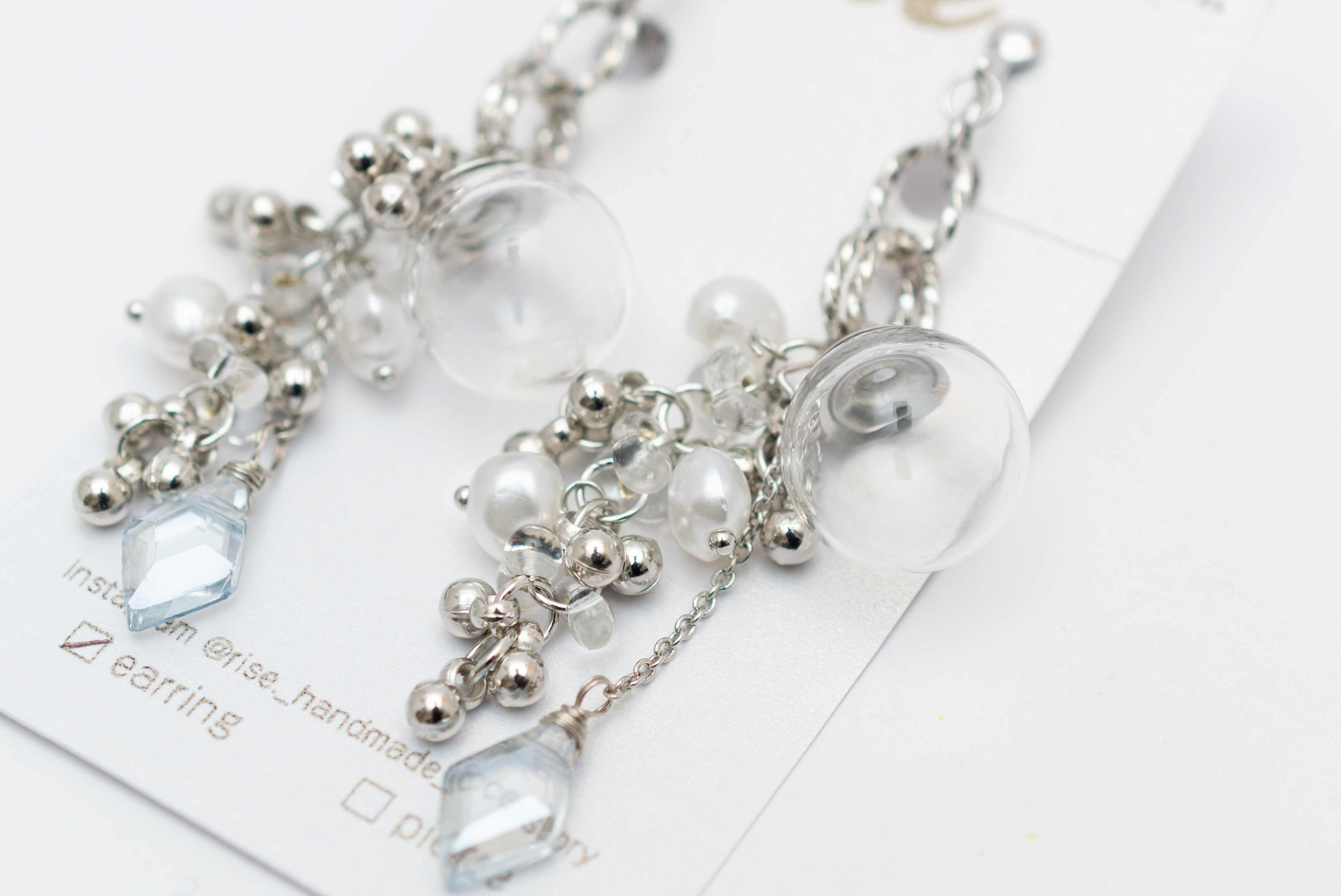 rise._handmade_accessory様🌻空洞ガラスビーズとフェイクパールのイヤリング