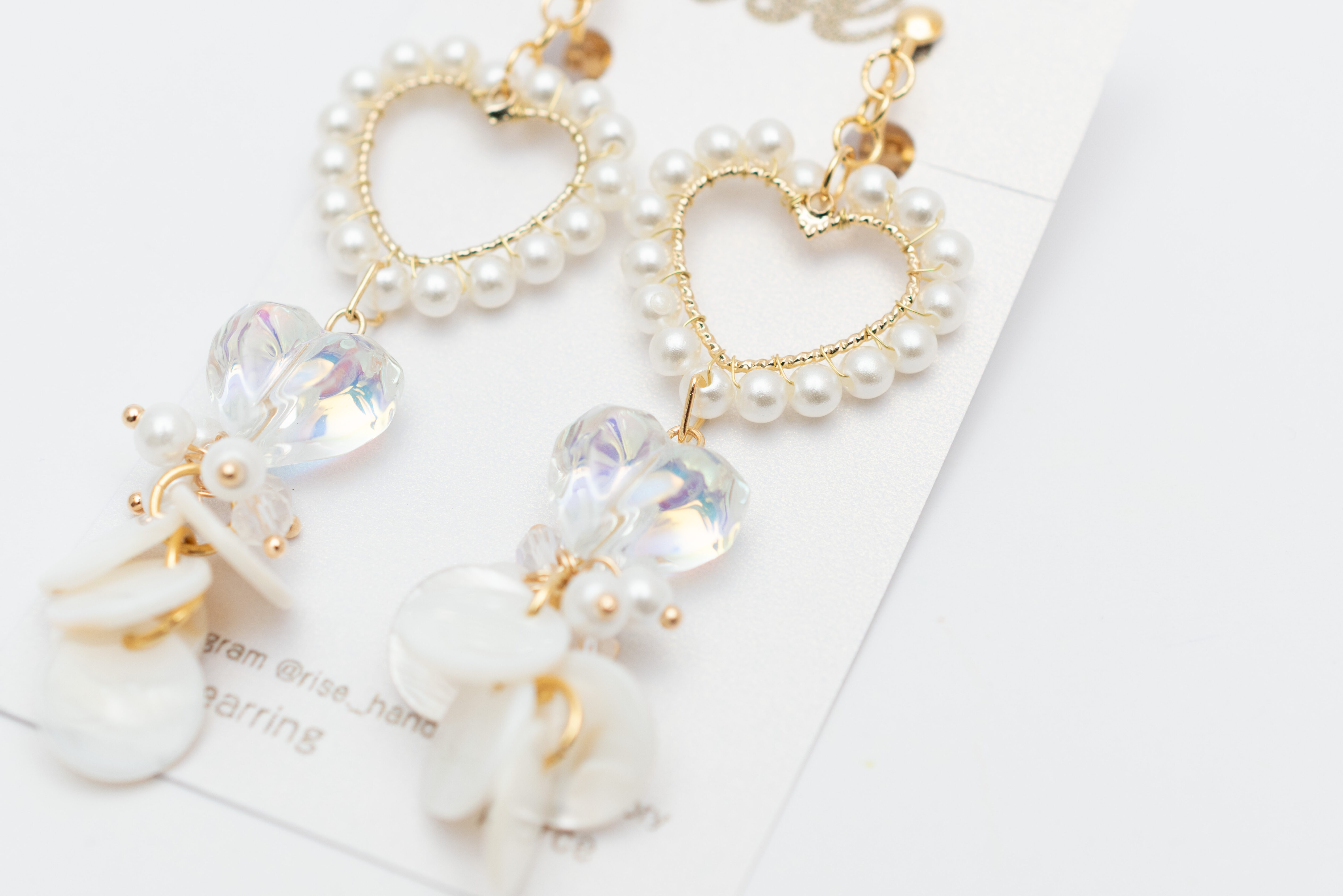 rise._handmade_accessor様🌻ハートパールフープとシェルチャームのイヤリング