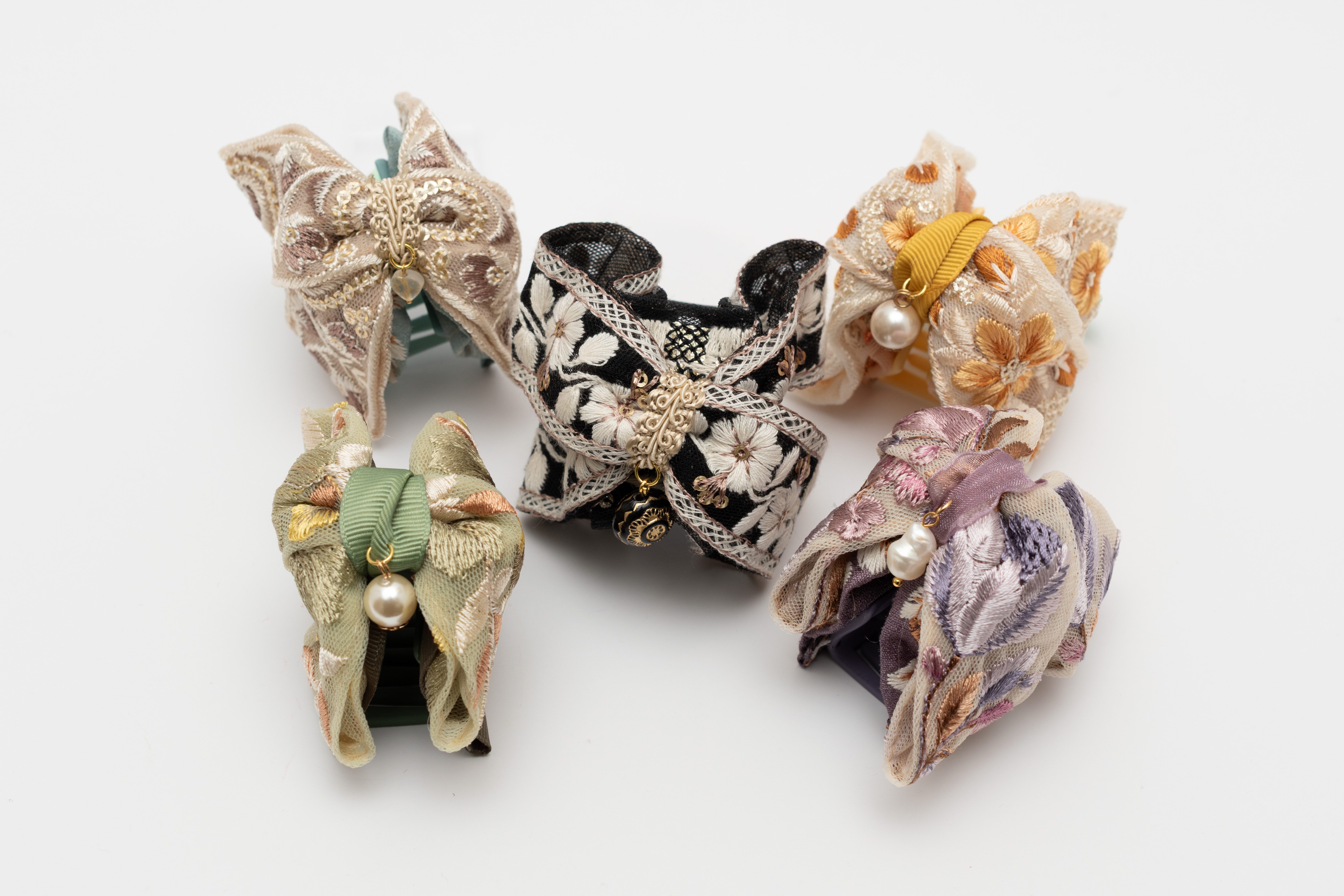 pochimike🌻インド刺繍のミニバンスクリップ